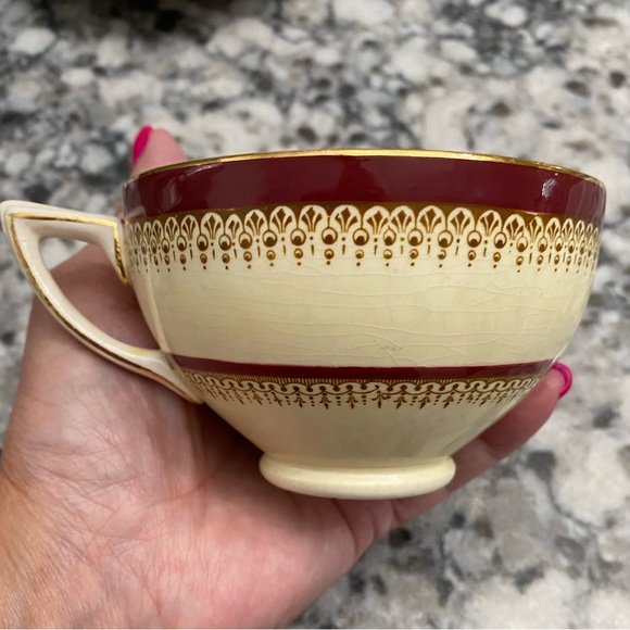 CROWN DUCAL BURGUNDY AND CREAM WITH GOLD TRIM AND A ROSE IN CUP AND ON SAUCER - Picture 8 of 12